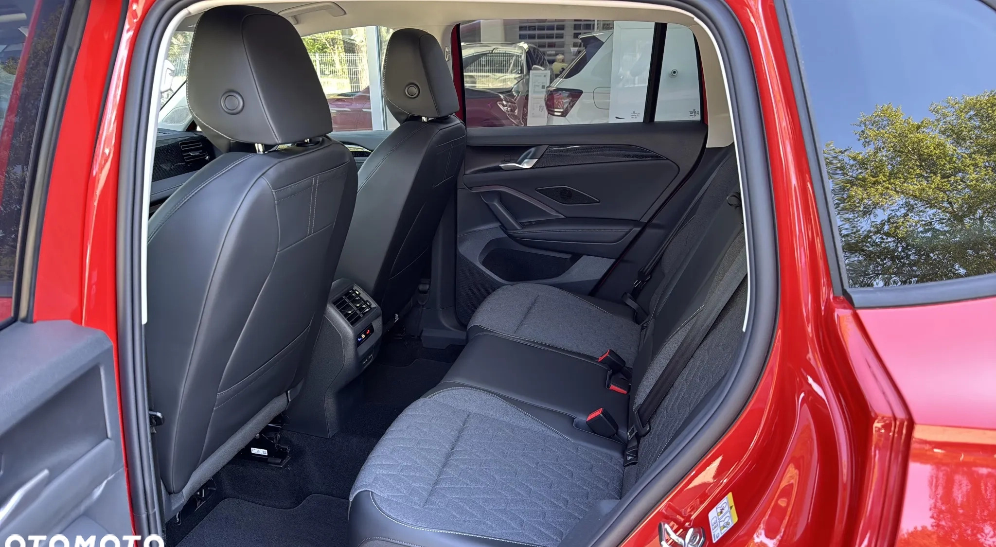 Volkswagen Tiguan cena 181300 przebieg: 5, rok produkcji 2024 z Wałcz małe 352